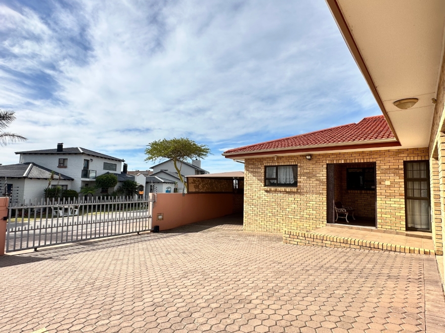 4 Bedroom Property for Sale in Diaz Beach Western Cape